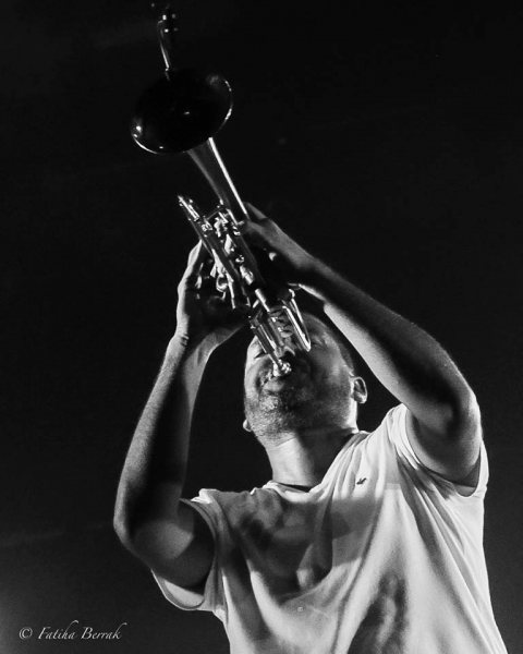 Marciac 2021 - Ibrahim Maalouf _ S3NS - Rolando Luna Trio & Guest - Photos @ Fatiha Berrak 37 2021-07-30-Ibrahim-Maalouf-_-S3NS_032