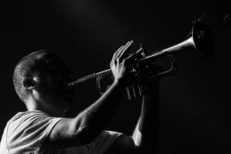 Marciac 2021 - Ibrahim Maalouf _ S3NS - Rolando Luna Trio & Guest - Photos @ Fatiha Berrak 73 2021-07-30-Ibrahim-Maalouf-_-S3NS_069