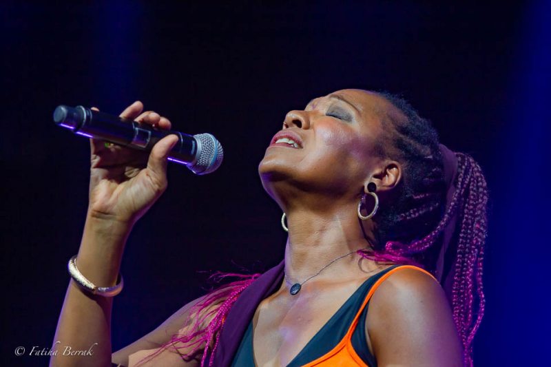 Marciac 2021 - Leyla McCalla _The Capitalist Blues - Lisa Simone's Wonderful Tour - Photos @ Fatiha Berrak 38 2021-07-22021-07-29-Lisa-Simone-s-Wonderful-Tour_017
