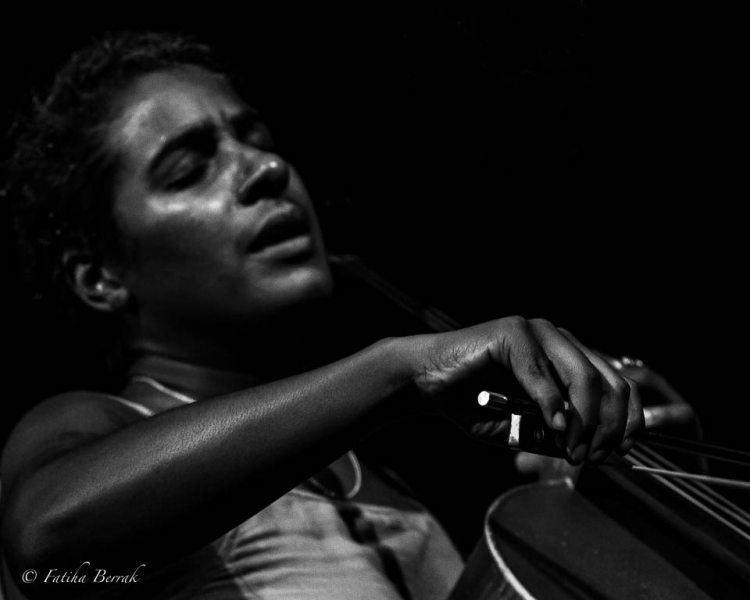 Marciac 2021 - Leyla McCalla _The Capitalist Blues - Lisa Simone's Wonderful Tour - Photos @ Fatiha Berrak 3 2021-07-29-Leyla-McCalla-_The-Capitalist-Blues_014